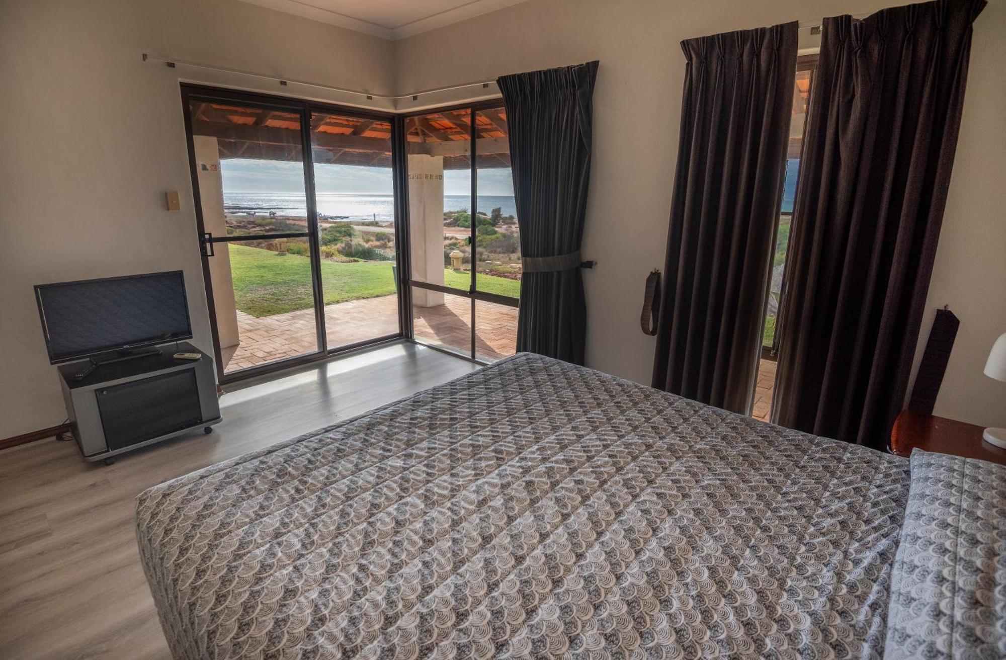 Kalbarri Red Bluff Tourist Park Hotell Exteriör bild