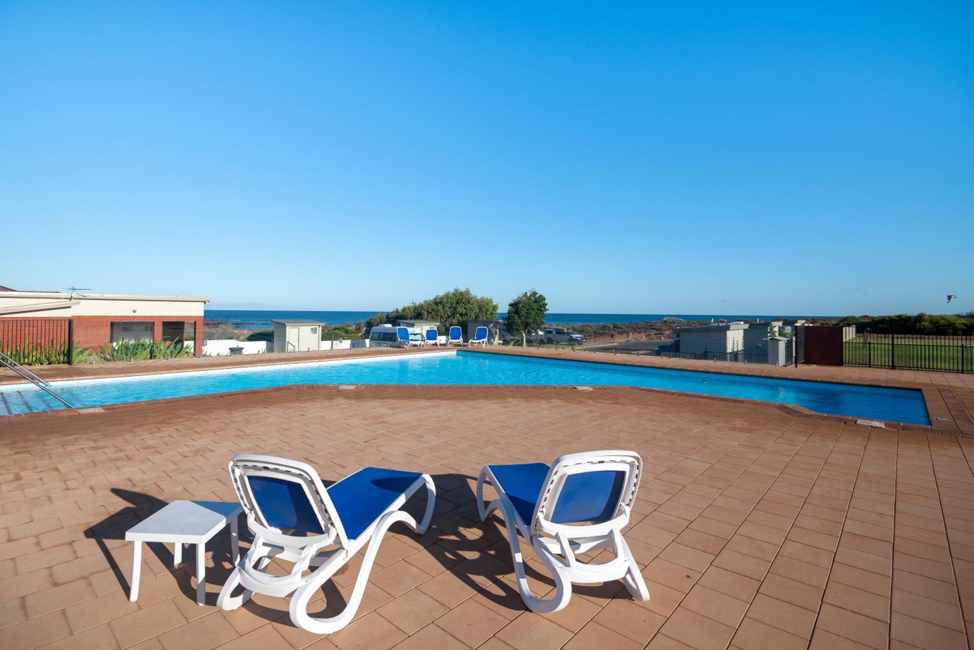 Kalbarri Red Bluff Tourist Park Hotell Exteriör bild